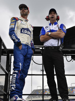 Jimmie Johnson, Hendrick Motorsports, Chevrolet Camaro Lowe's Patriotic and Chad Knaus