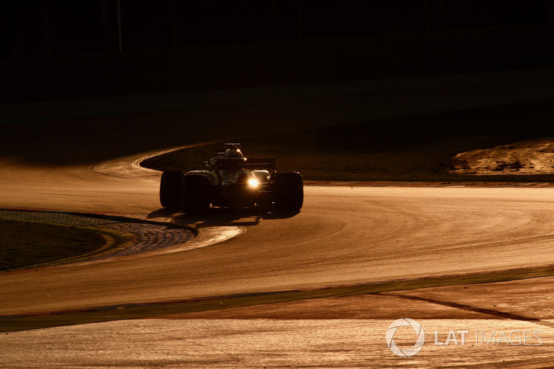 Карлос Сайнс-мол., Renault Sport F1 Team RS18