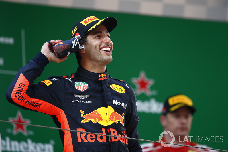 Il vincitore della gara Daniel Ricciardo, Red Bull Racing