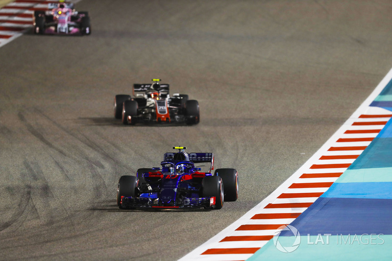 Pierre Gasly, Toro Rosso STR13 Honda, Kevin Magnussen, Haas F1 Team VF-18 Ferrari, Esteban Ocon, Force India VJM11 Mercedes