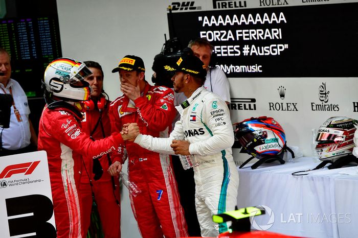 Sebastian Vettel, Ferrari y Lewis Hamilton, Mercedes-AMG F1 celebran en parc ferme