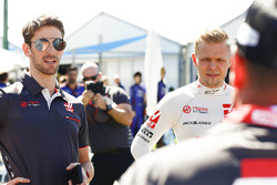 Romain Grosjean, Haas F1 Team, et Kevin Magnussen, Haas F1 Team