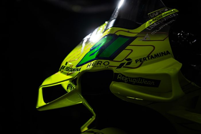 VR46カラーリング 