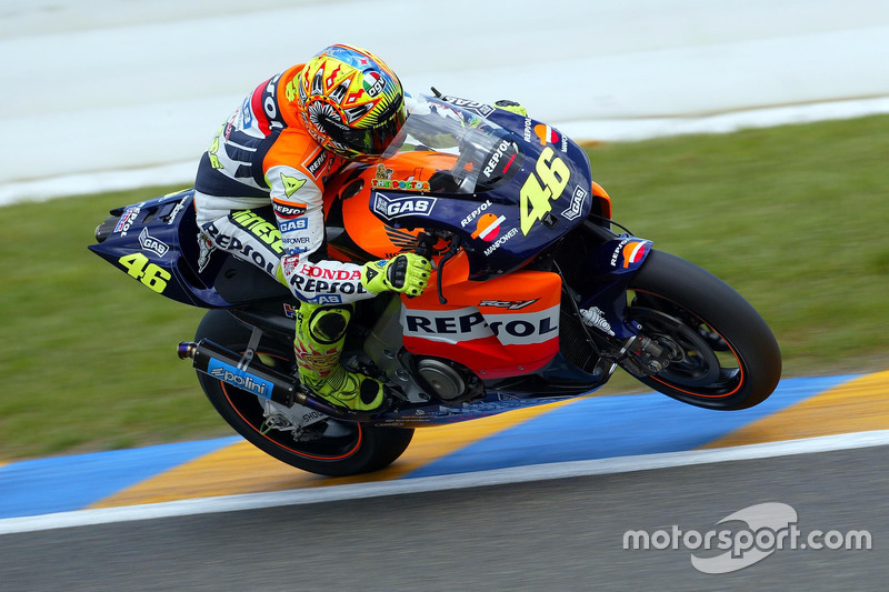 2002 - Inicio de la era de MotoGP y entrada en el Repsol Honda