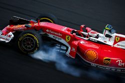 Kimi Raikkonen, Ferrari SF16-H se bloquea en la frenada