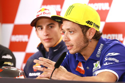 Валентино Росси, Yamaha Factory Racing, и Марк Маркес, Repsol Honda Team