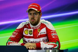 Sebastian Vettel, Ferrari en la conferencia de prensa de la FIA