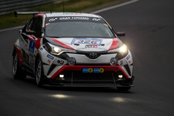 #326 Toyota Gazoo Racing, Toyota C-HR Racing: Masahiko Kageyama, Kumi Sato, Tomoyuki Katayama