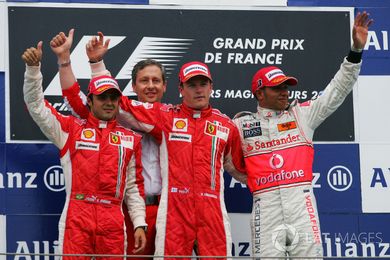 Podium: tweede Felipe Massa, Ferrari, winnaar Kimi Raikkonen, Ferrari, derde Lewis Hamilton, McLaren