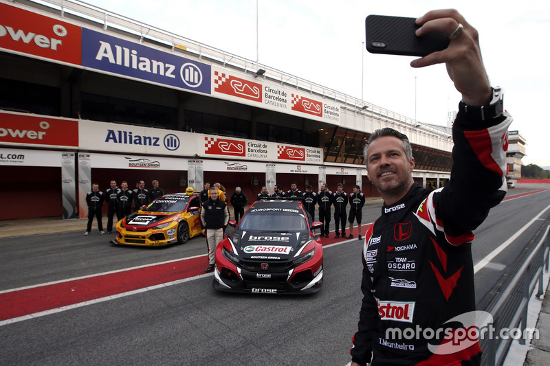 Tiago Monteiro, Boutsen Ginion Racing Honda Civic Type R TCR with the team