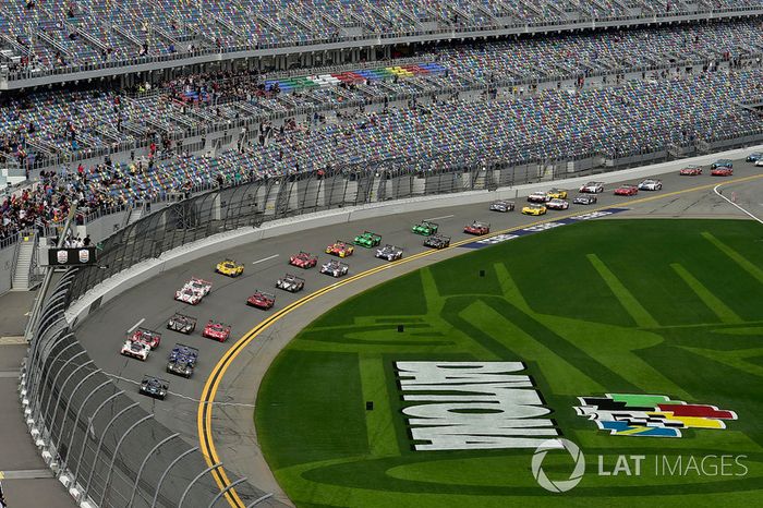 #10 Wayne Taylor Racing Cadillac DPi, P: Renger van der Zande, Jordan Taylor, Ryan Hunter-Reay, #7 Acura Team Penske Acura DPi, P: Helio Castroneves, Ricky Taylor, Graham Rahal, #5 Action Express Racing Cadillac DPi, P: Joao Barbosa, Christian Fittipaldi, 