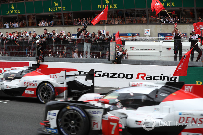 #8 Toyota Gazoo Racing Toyota TS050: Sébastien Buemi, Kazuki Nakajima, Fernando Alonso and #7 Toyota Gazoo Racing Toyota TS050: Mike Conway, Kamui Kobayashi, Jose Maria Lopez