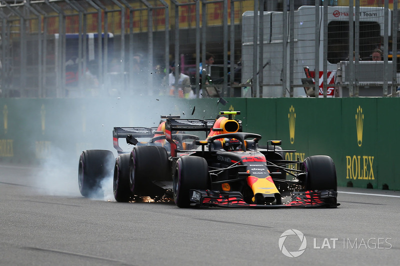 Max Verstappen, Red Bull Racing RB14 and Daniel Ricciardo, Red Bull Racing RB14 crash