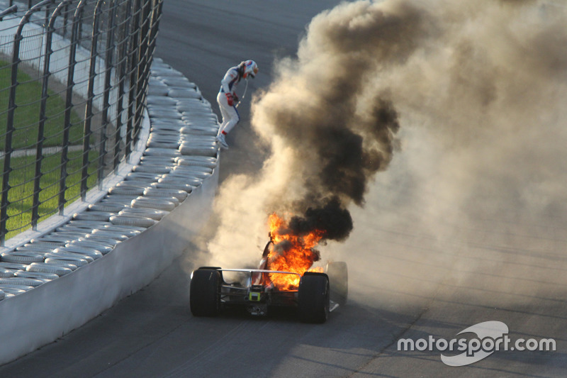 Matheus Leist, A.J. Foyt Enterprises Chevrolet on fire