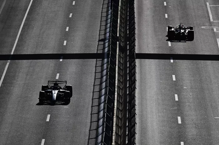 George Russell, Mercedes, Oliver Bearman, Haas F1 Team