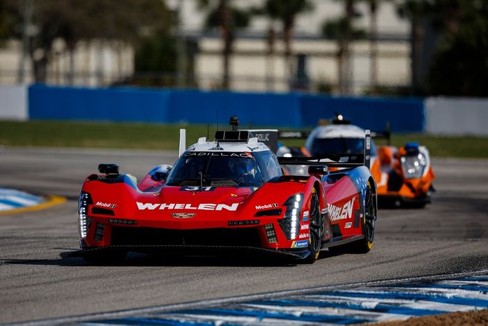 #31 Cadillac Whelen Cadillac V-Series.R: Jack Aitken, Earl Bamber, Frederik Vesti