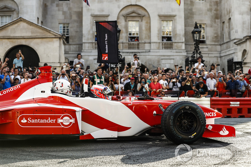 Jenson Button, McLaren ve Naomi Campbell