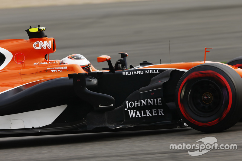 24 місце — Стоффель Вандорн, McLaren — 0