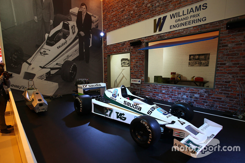 Williams FW06 на стенді Williams Martini Racing