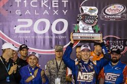 Race winner Kyle Busch, Joe Gibbs Racing Toyota