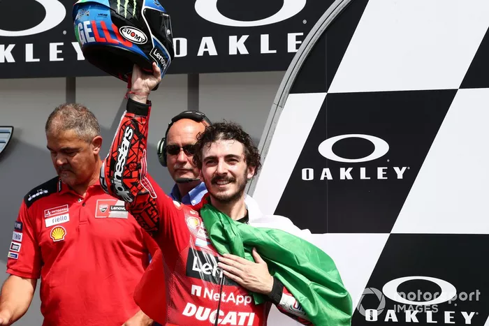 Podio: Ganador de la carrera Francesco Bagnaia, equipo Ducati