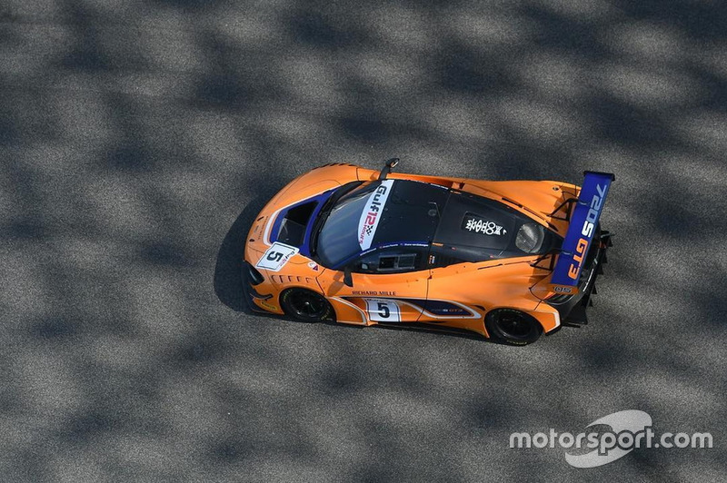 #5 McLaren Customer Racing McLaren 720S GT3: Ben Barnicoat, Alvaro Parente, Shane Van Gisbergen