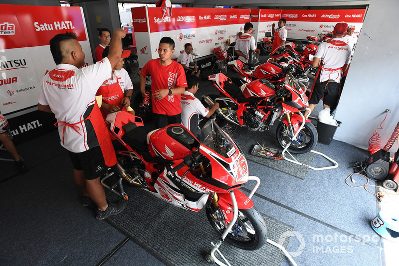 Paddock Astra Honda Racing Team