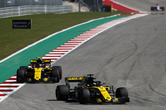 Nico Hulkenberg, Renault Sport F1 Team R.S. 18, voor Carlos Sainz Jr., Renault Sport F1 Team R.S. 18