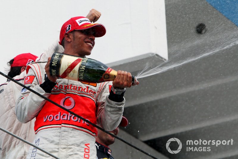 Podio: il terzo classificato Lewis Hamilton, McLaren 