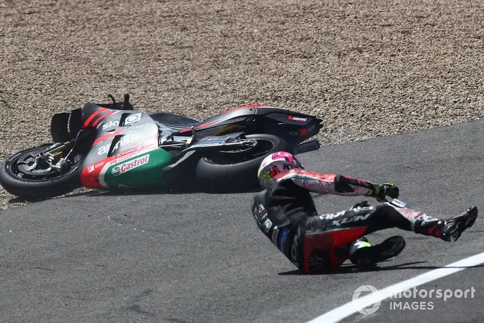 Aleix Espargaró, Aprilia Racing Team Gresini crash