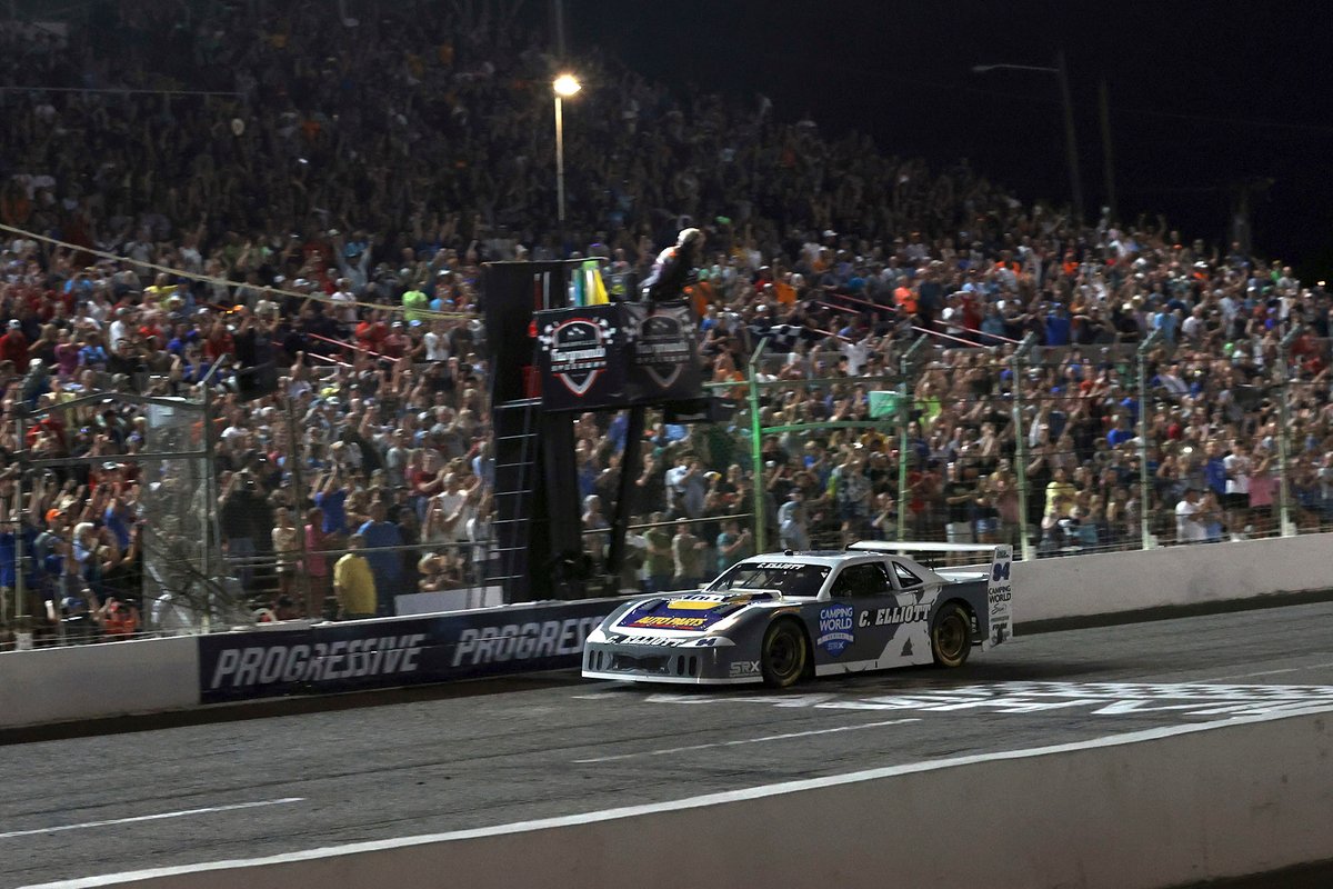 Race winner Chase Elliot, SRX Nashville