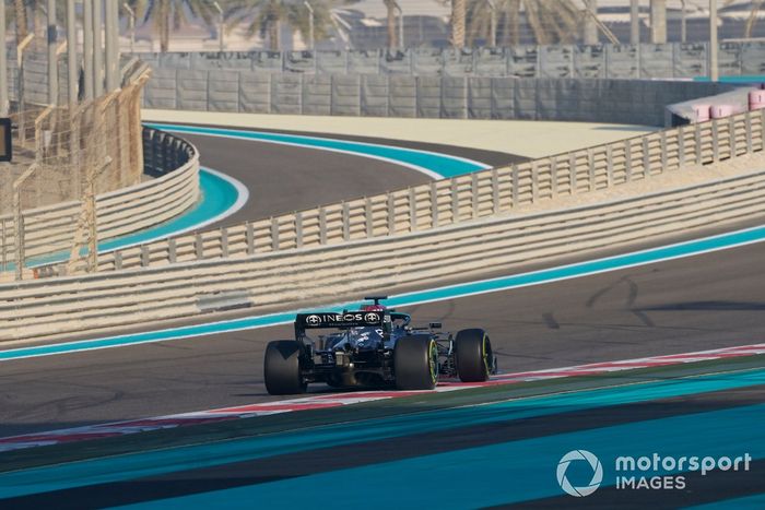 Nyck de Vries, Mercedes W12 