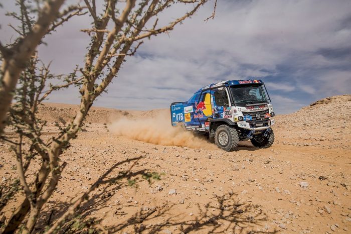 #500 Kamaz - Master: Dmitry Sotnikov, Ruslan Akhmadeev, Ilgiz Akhmetzianov