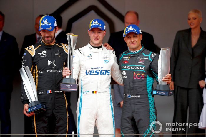 Podio: El ganador Stoffel Vandoorne, Mercedes-Benz EQ, EQ Silver Arrow 02, segundo Mitch Evans, Jaguar Racing, Jaguar I-TYPE 5, tercero Jean-Eric Vergne, DS Techeetah, DS E-Tense FE21