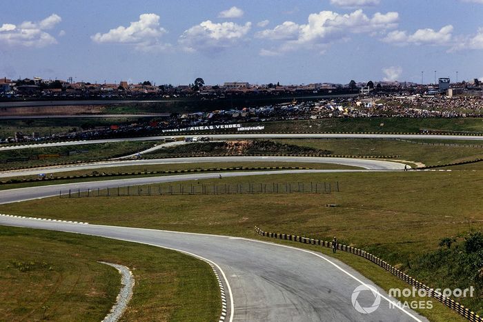 Uma vista do circuito de Interlagos