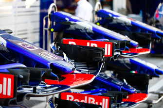 Toro Rosso STR13 Honda noses