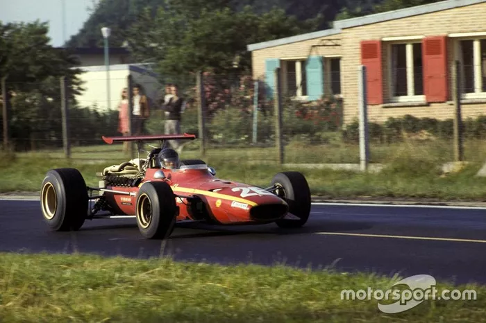 9: Jacky Ickx - 23 jaar, 6 maanden en 6 dagen tijdens de Grand Prix van Frankrijk in 1968