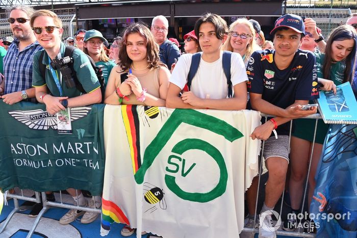 Sebastian Vettel, Aston Martin, fans