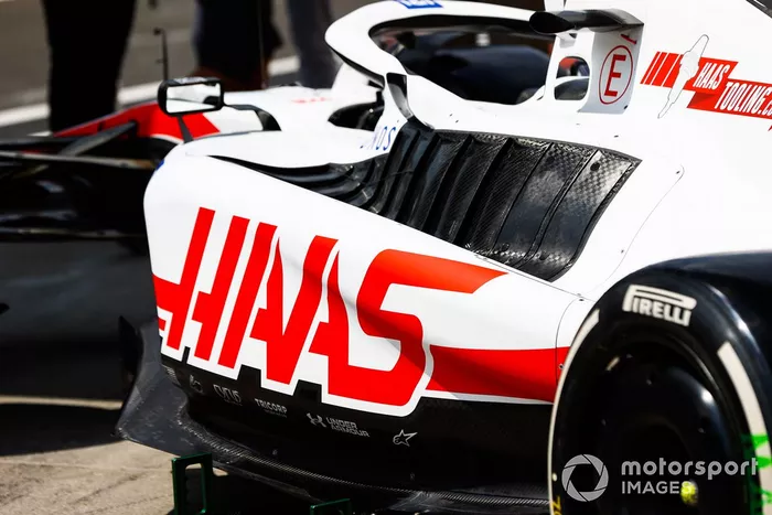 Upgraded sidepods on the Kevin Magnussen Haas VF-22