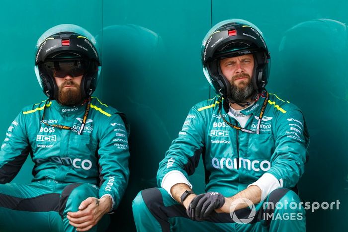 Miembros del equipo de boxes de Aston Martin