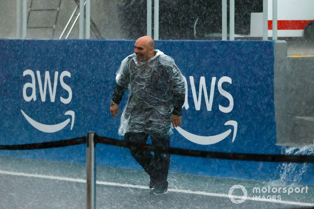 Lluvia previa a la sesión de clasificación 

