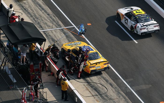 Matt DiBenedetto, Viking Motorsports Chevrolet, Jeb Burton, Jordan Anderson Racing Chevrolet