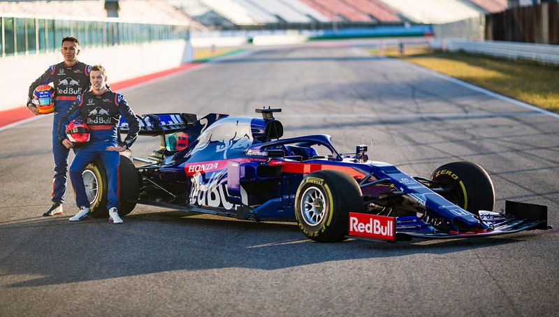 Alex Albon, Scuderia Toro Rosso, Daniil Kvyat, Scuderia Toro Rosso con la Scuderia Toro Rosso STR14