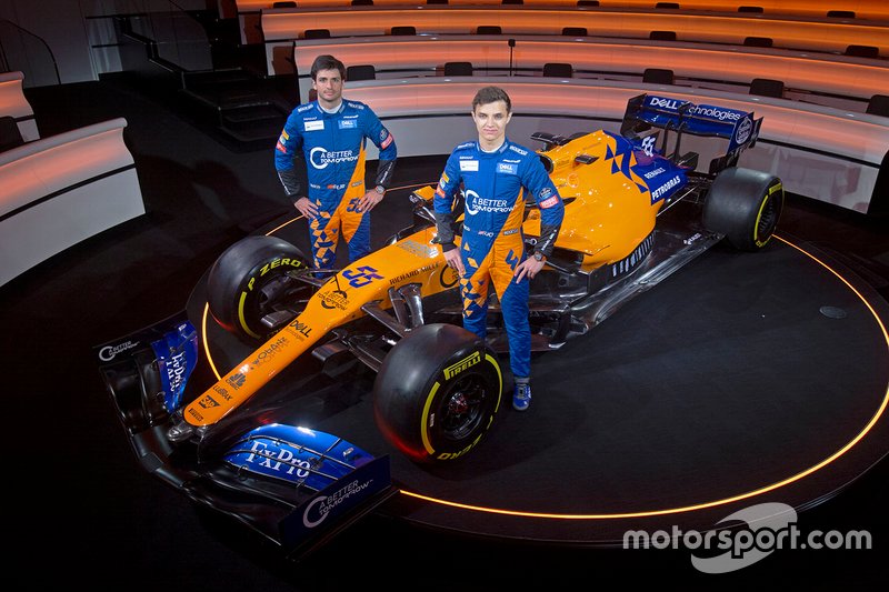 Lando Norris, McLaren, Carlos Sainz Jr., McLaren