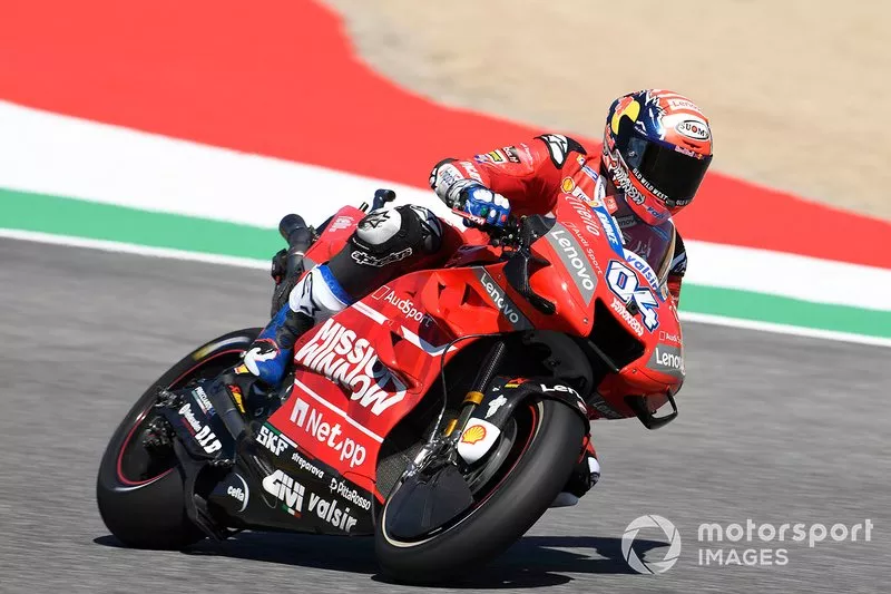 La moto de Andrea Dovizioso sin la pieza en la rueda trasera