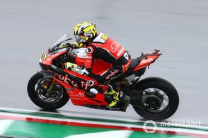 Álvaro Bautista, Aruba.it Racing-Ducati Team en las vueltas de evaluación en mojado