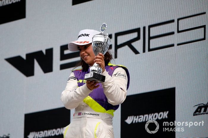 Podio: tercera Jamie Chadwick.