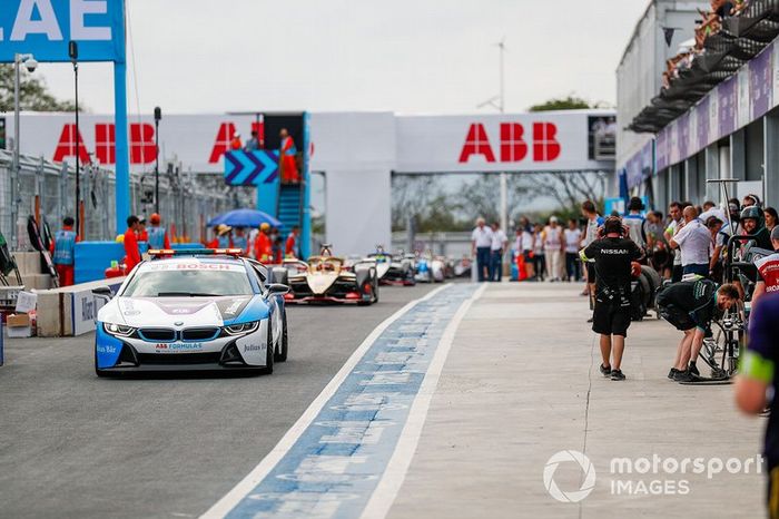 El coche de seguridad BMW i8 Safety car