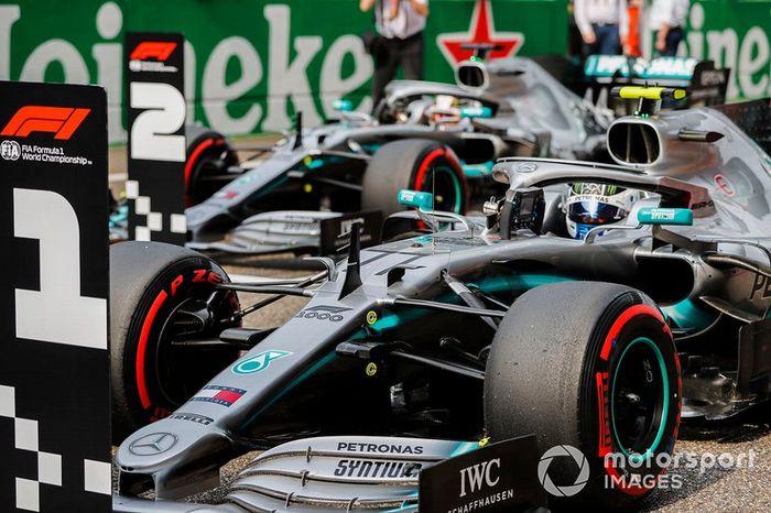 Valtteri Bottas, Mercedes AMG W10 y Lewis Hamilton, Mercedes AMG F1 W10 