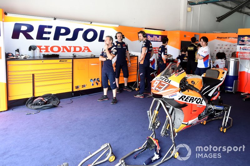 Repsol Honda Team garage